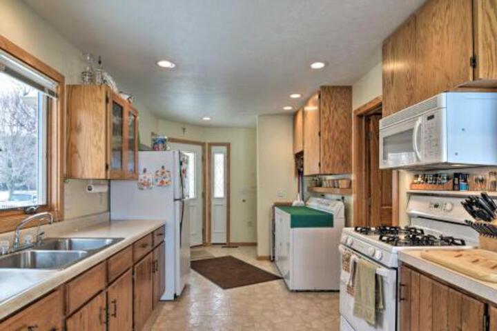 Cedar Cottage Private Beach On Lake Leelanau - thumb 2