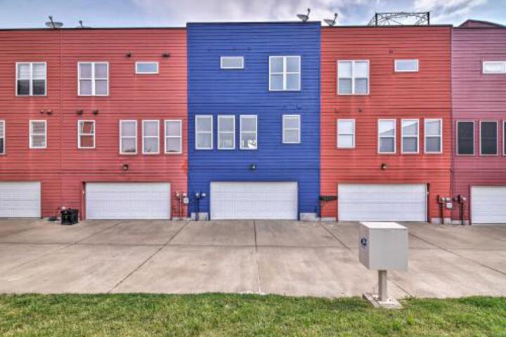Memphis Townhome W / Rooftop Walk To Beale St. - thumb 6