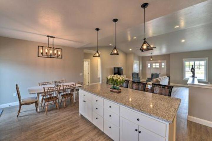Cody Home 10 Min From Buffalo Bill Center! - thumb 3