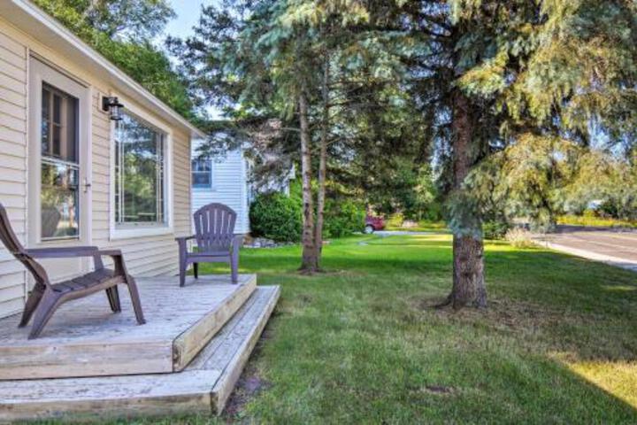 Cedar Home W / Deck + Grill Mins. To Lakes! - thumb 6