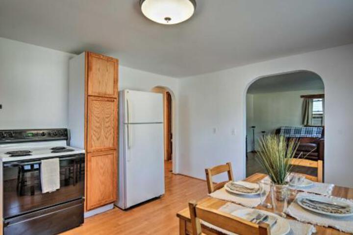 Cedar Home W / Deck + Grill Mins. To Lakes! - thumb 4