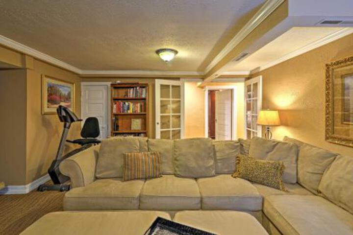 S Park Hill Apt Walking Distance To City Park! - thumb 5
