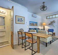 Walk to Beach from Chic Old Town Apt with Yard - Accommodation Los Angeles
