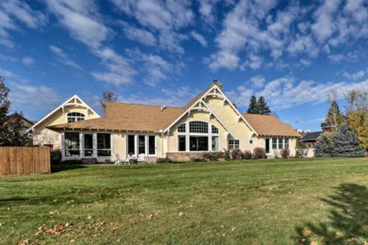 Glacier Park Getaway Surrounded By Mtn Lakes! - thumb 1