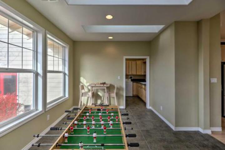 Glacier Park Getaway Surrounded By Mtn Lakes! - thumb 0