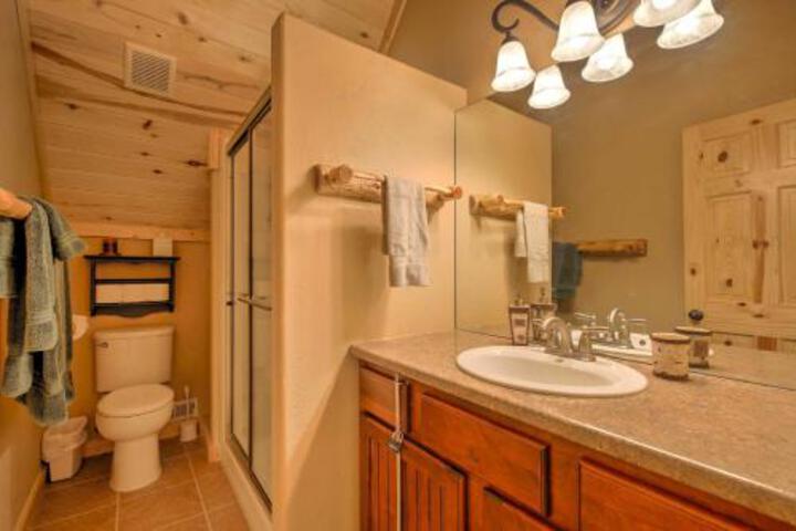 Secluded Alma Log Cabin With Deck Hot Tub & Views! - thumb 0