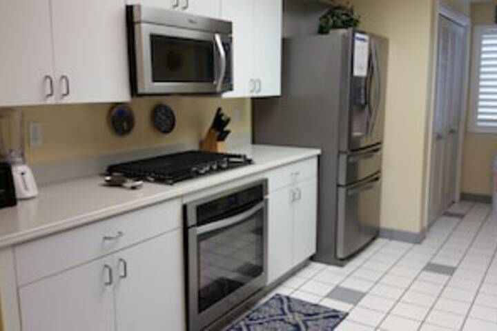 239 Park Avenue 2 Bedroom Condo - thumb 0