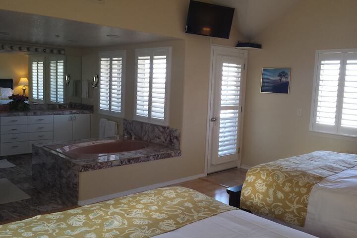 239 Park Avenue 2 Bedroom Condo - thumb 7