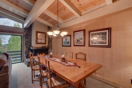 Tahoe City Condo W / Deck Walk To Lake & Pool - thumb 5