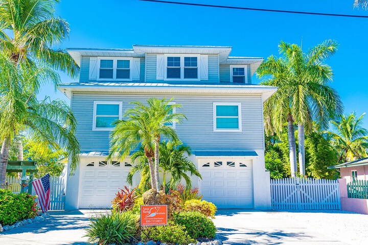 White Shell - thumb 2