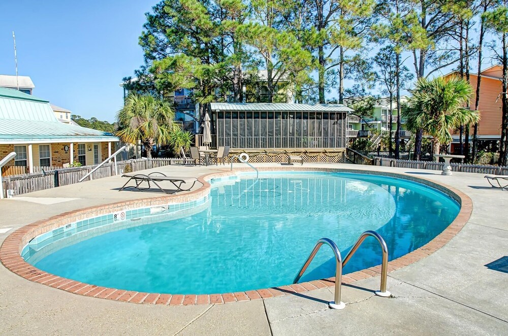 065 Surf Club B5 2 Bedroom Condo By Redawning - thumb 1