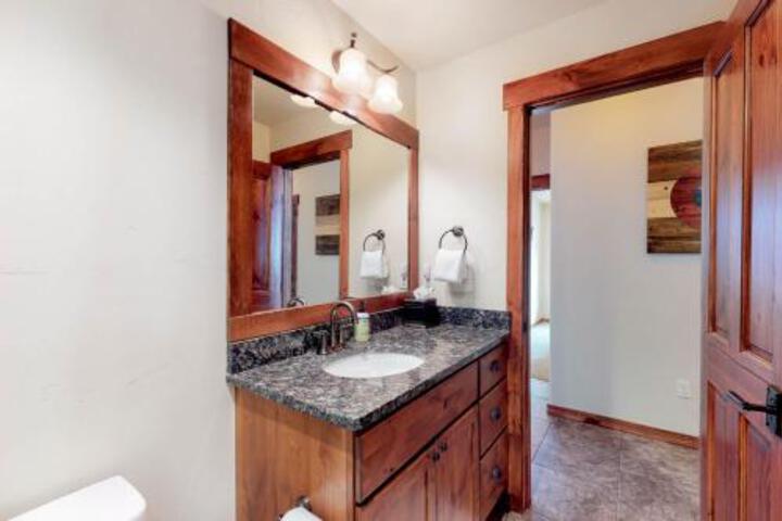 Cozens Pointe Retreat - thumb 2