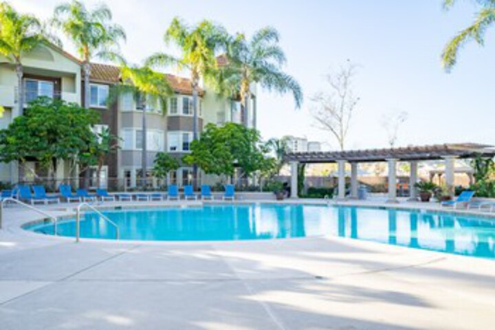 WanderJaunt Stylish Mission Valley Apts - thumb 0