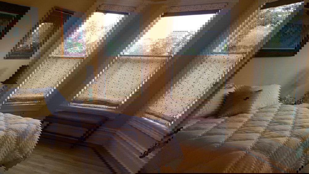 Gorgeous 4 Bedroom Victorian Townhouse - thumb 2