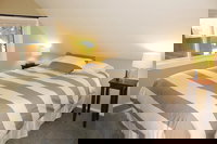 Moana Circle Chalet Lakeside of HWY