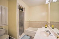 Oceanfront Family Getaway w / Balcony  Grill