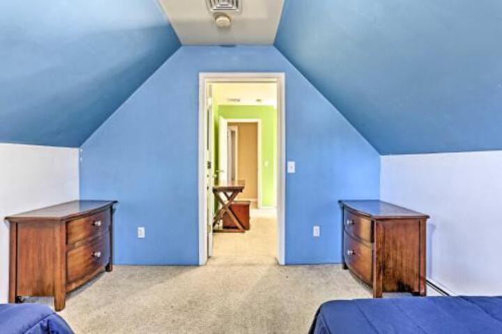 Poconos Family Getaway 7Mi To Waterfalls & Trails - thumb 0