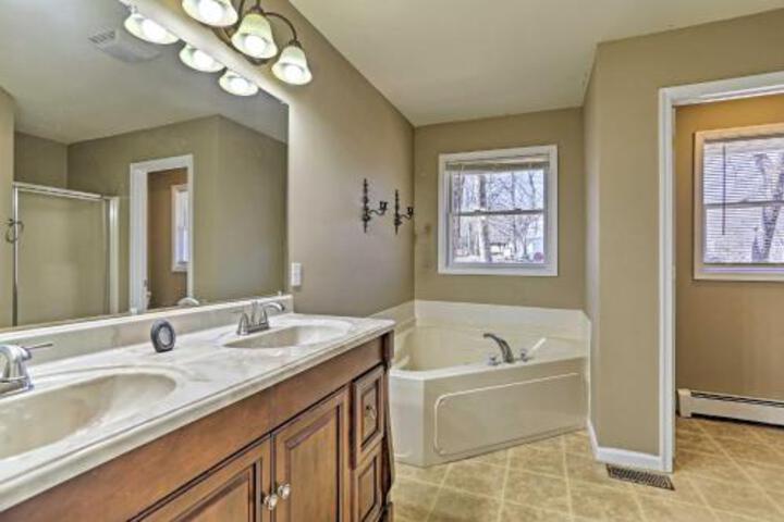 Poconos Family Getaway 7Mi To Waterfalls & Trails - thumb 6