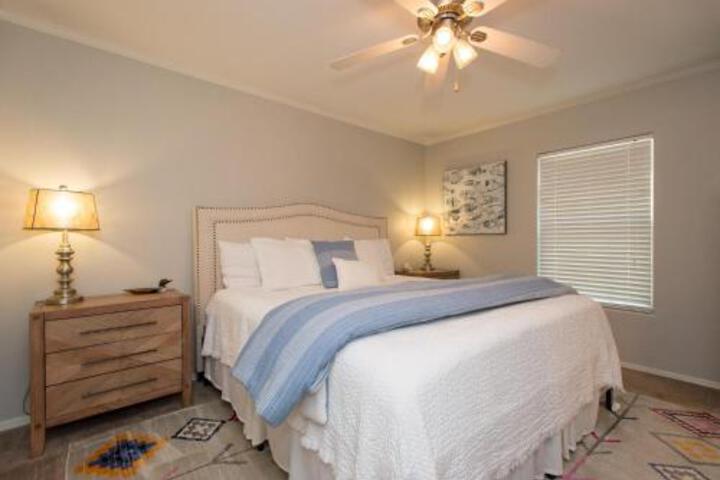 Expansive Backyard With Sunset View - thumb 5