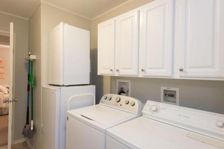 Expansive Backyard With Sunset View - thumb 2