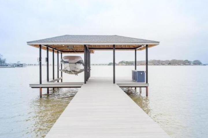 Expansive Backyard With Sunset View - thumb 1