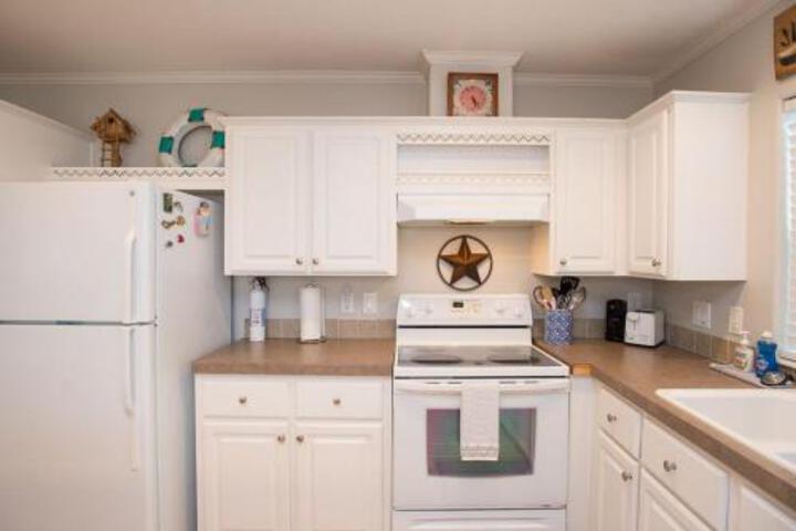 Expansive Backyard With Sunset View - thumb 3