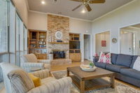 Bucks Lakeview Retreat