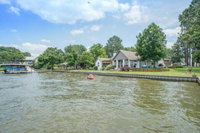 Sunset Point 4 Bedroom Lake House