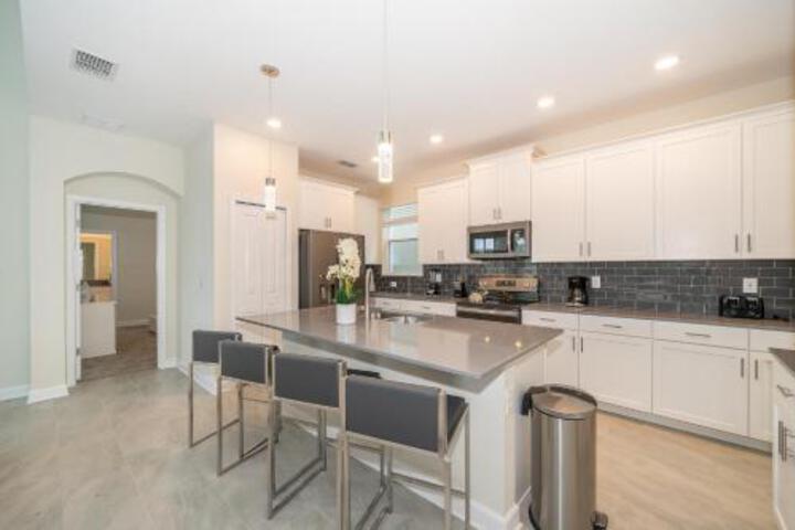 (JC2775) Storey Lake Home 5 / 5 Private Pool & Free Waterpark - thumb 3