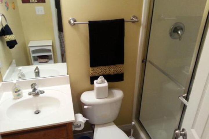 028 Dees Place - thumb 1