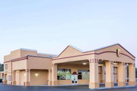 Super 8 by Wyndham Forsyth