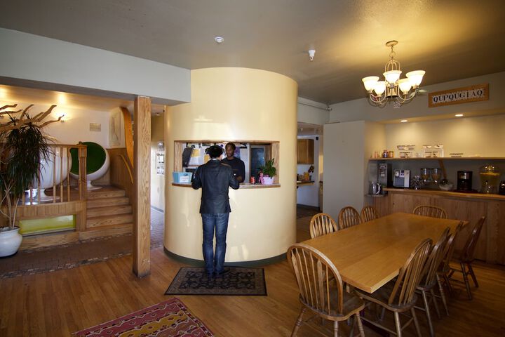 Qupqugiaq Inn - thumb 4