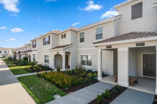 Four Bedroom With Pool 1565 - thumb 3