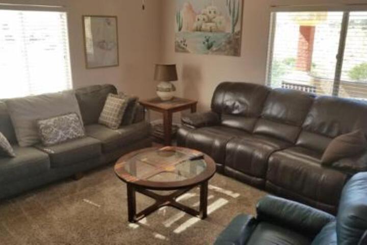 John & Margaret Pelland Condo - thumb 6