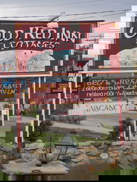 Old Red Inn  Cottages