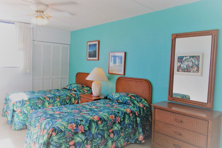 Royal Waikiki Condos - thumb 2