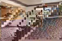 Super 8 by Wyndham Butler