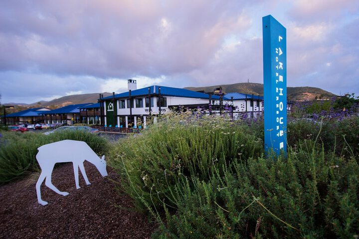 Lakehouse Hotel And Resort - thumb 1