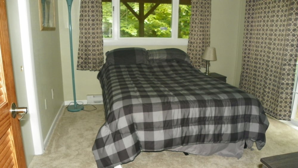 Newly Renovated Private 3 Bedroom Home In Waterville Estates Near Community Center - Bv146e - thumb 4