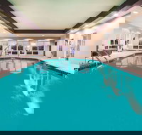 La Quinta Inn  Suites by Wyndham Russellville - Accommodation Los Angeles