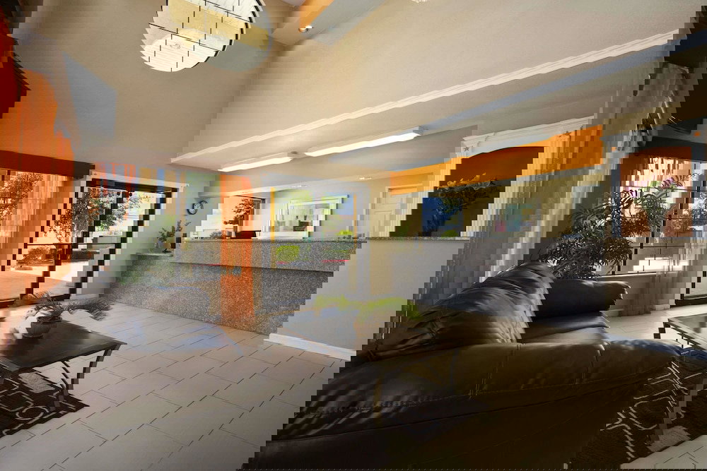 Super 8 By Wyndham Grand Prairie Southwest - thumb 3