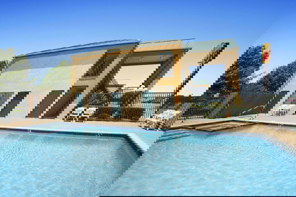 Super 8 By Wyndham Grand Prairie Southwest - thumb 2