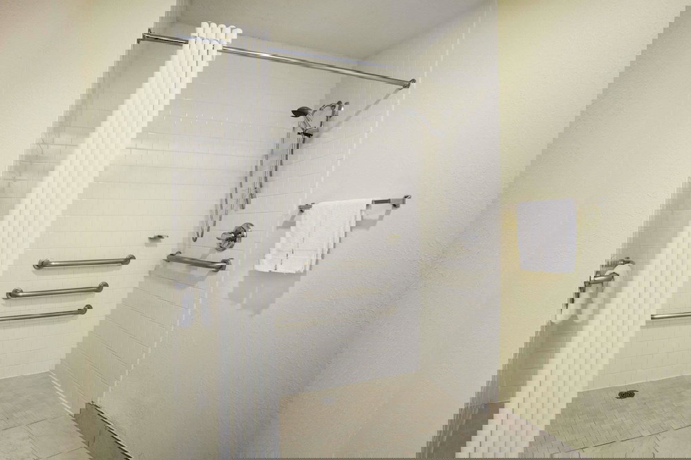 Super 8 By Wyndham Grand Prairie Southwest - thumb 4