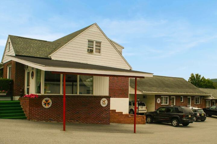 Judy's Motel Bedford - thumb 3