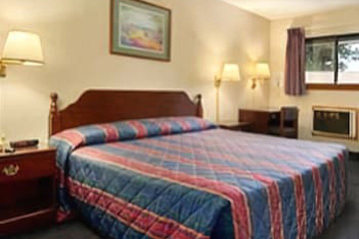 Enfield Inn - thumb 0