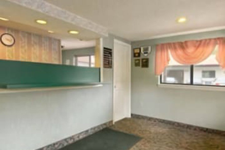 Enfield Inn - thumb 3