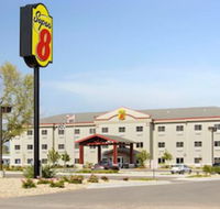 Super 8 by Wyndham Topeka at Forbes Landing - Accommodation Los Angeles