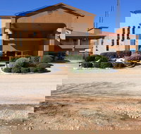 Super 8 by Wyndham Bastrop TX - Accommodation Los Angeles