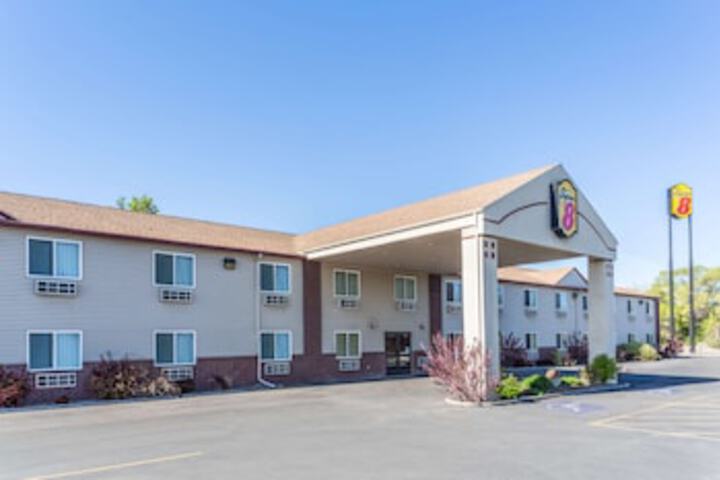 Super 8 By Wyndham Blackfoot/Idaho Falls - thumb 0