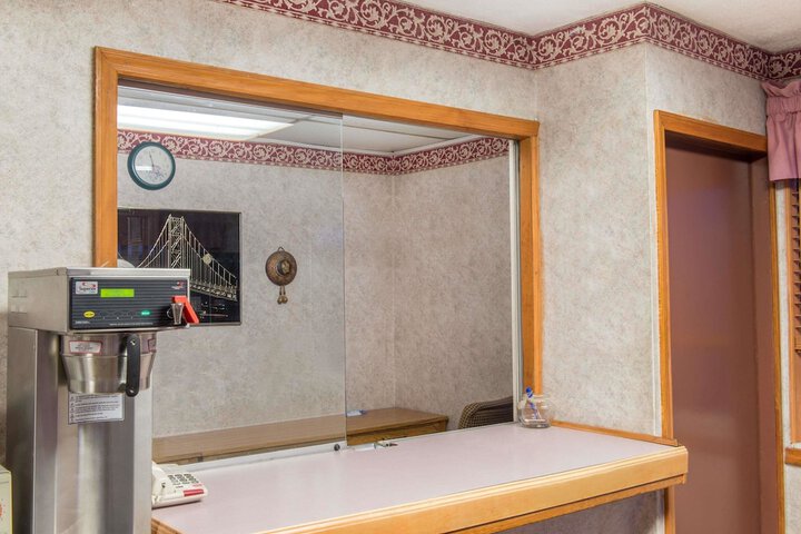 Super 8 By Wyndham Centerville-Richmond - thumb 2